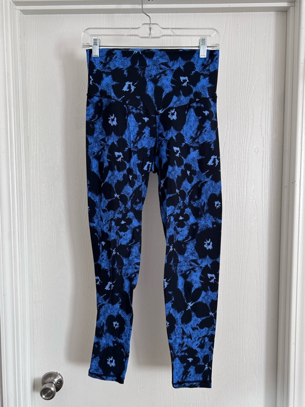 aerie offline  | Blue and Black Floral Leggings | Size Large
